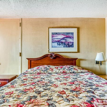 Oyo Hotel Jackson North I-55 מראה חיצוני תמונה