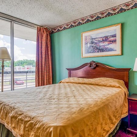 Oyo Hotel Jackson North I-55 מראה חיצוני תמונה