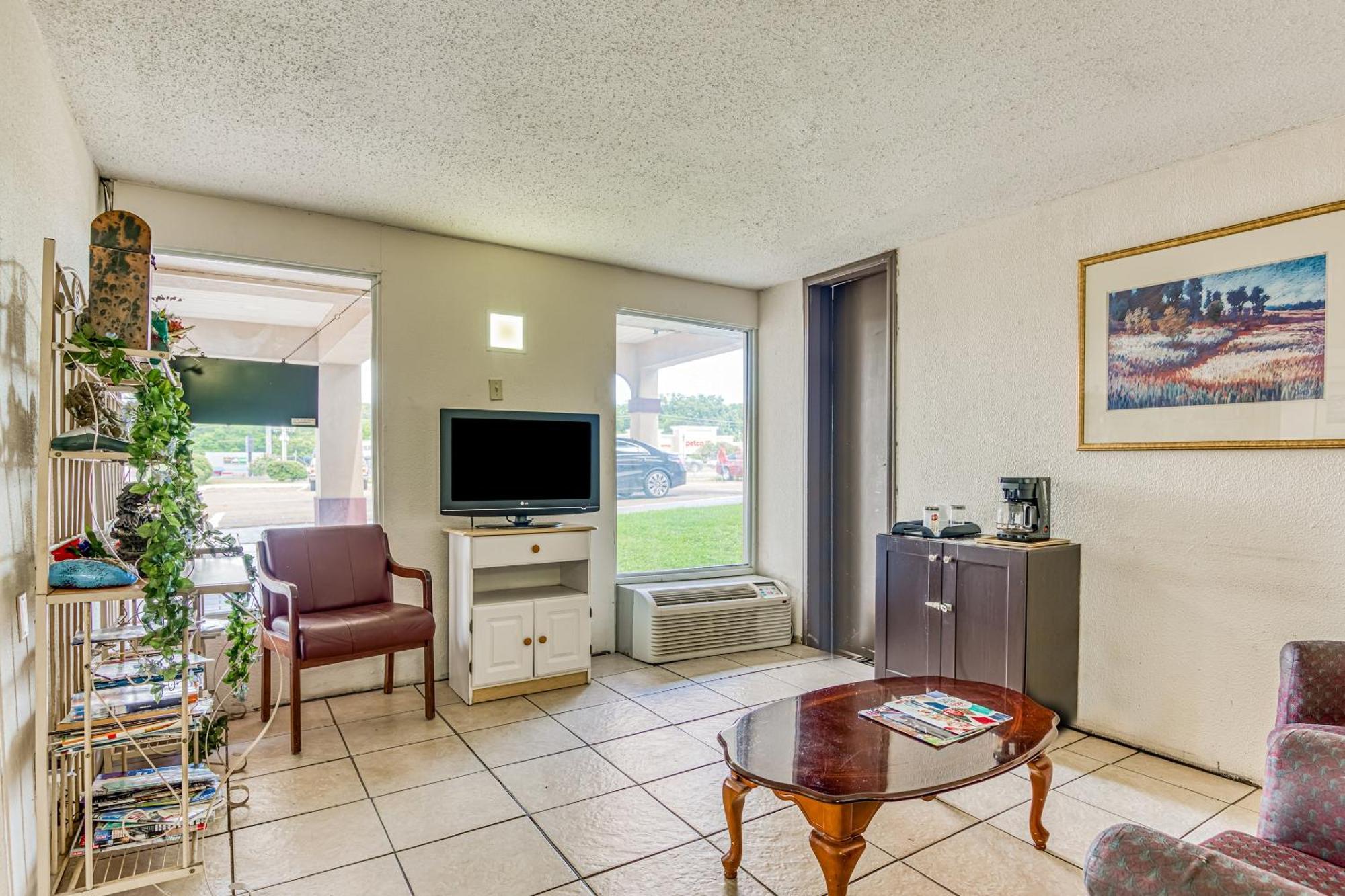 Oyo Hotel Jackson North I-55 מראה חיצוני תמונה