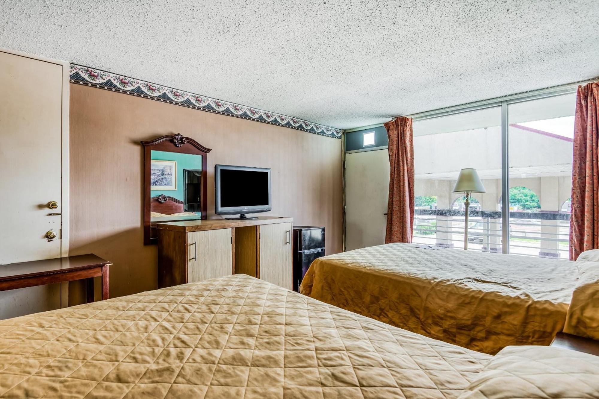 Oyo Hotel Jackson North I-55 מראה חיצוני תמונה