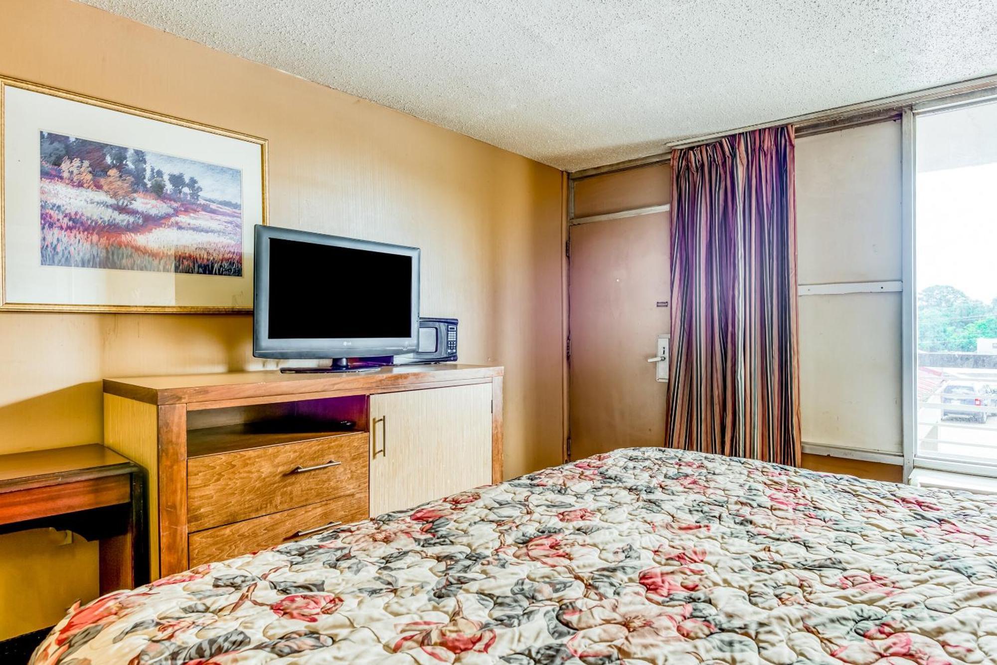 Oyo Hotel Jackson North I-55 מראה חיצוני תמונה