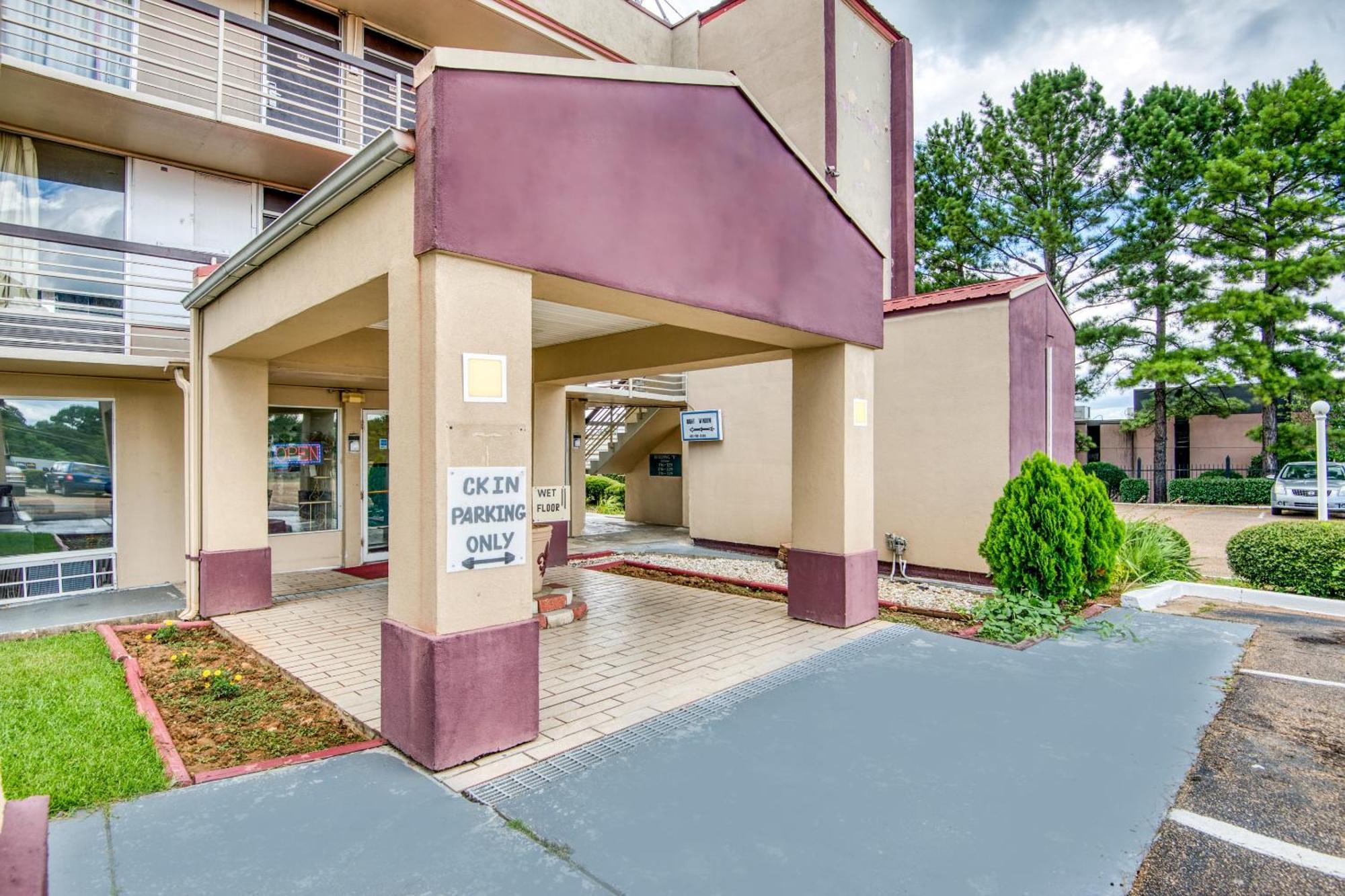 Oyo Hotel Jackson North I-55 מראה חיצוני תמונה