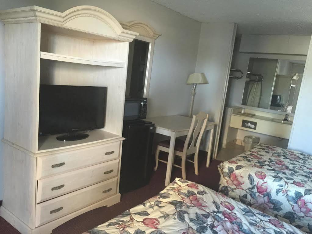 Oyo Hotel Jackson North I-55 מראה חיצוני תמונה